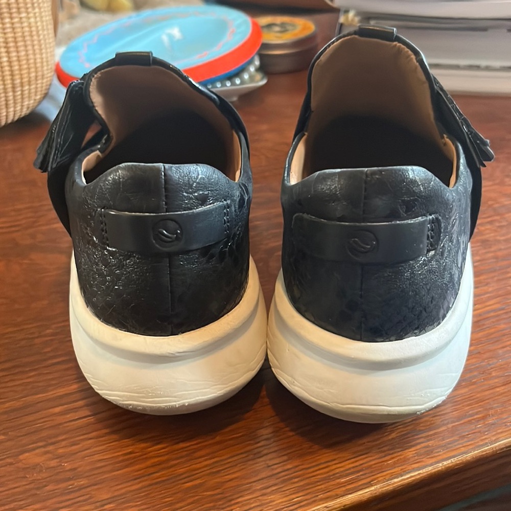 Clarks sneakers GUC